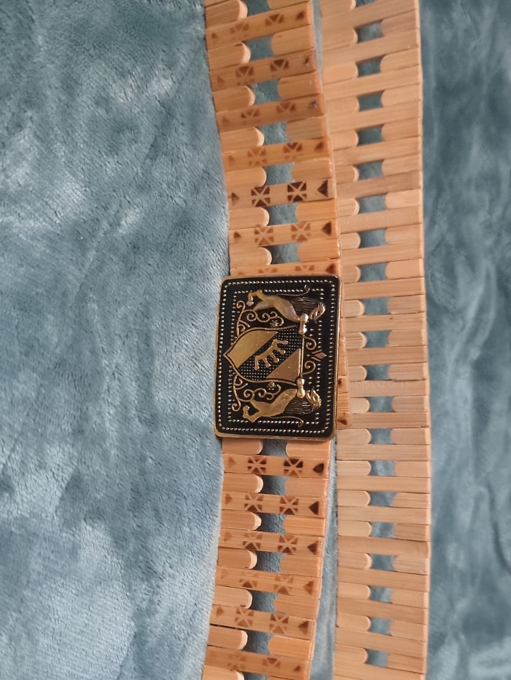 31-Vintage Wooden Belt with Black & Gold Buckle. Small size. Pre-loved.